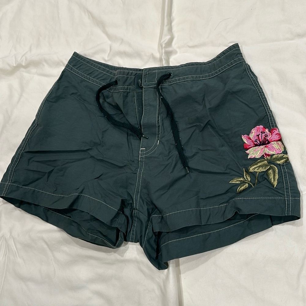Gap women’s dark green shorts
